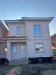 Duplex despartit prin camera tehnica