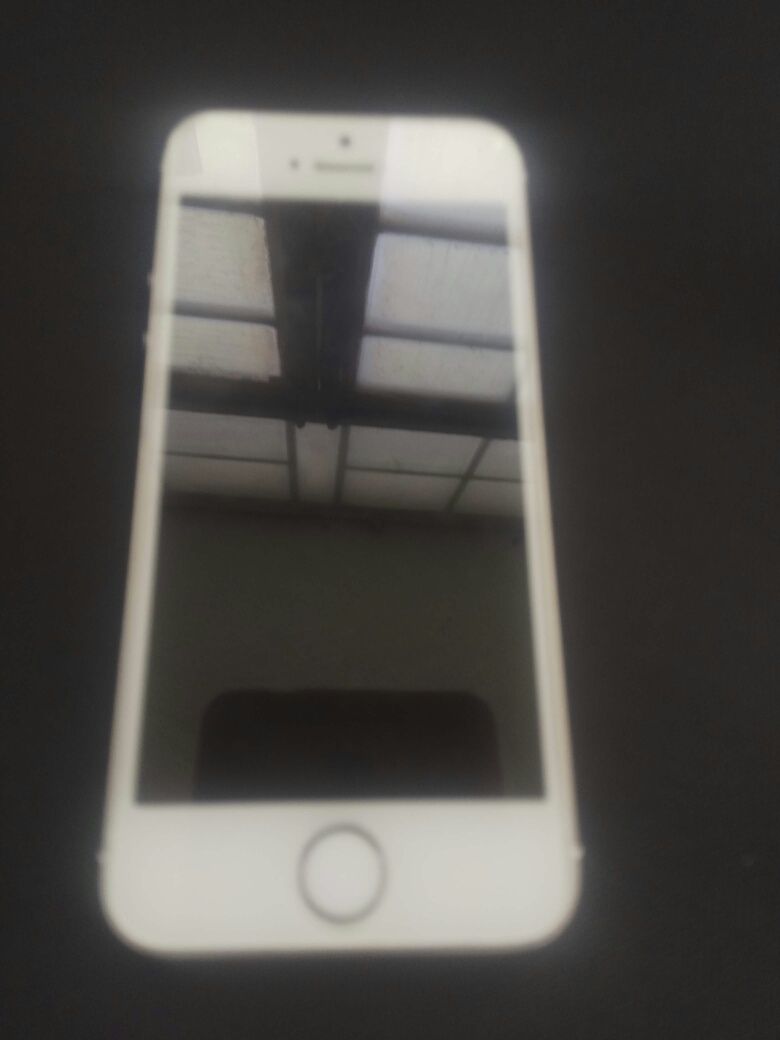 Продавам iphone A1533