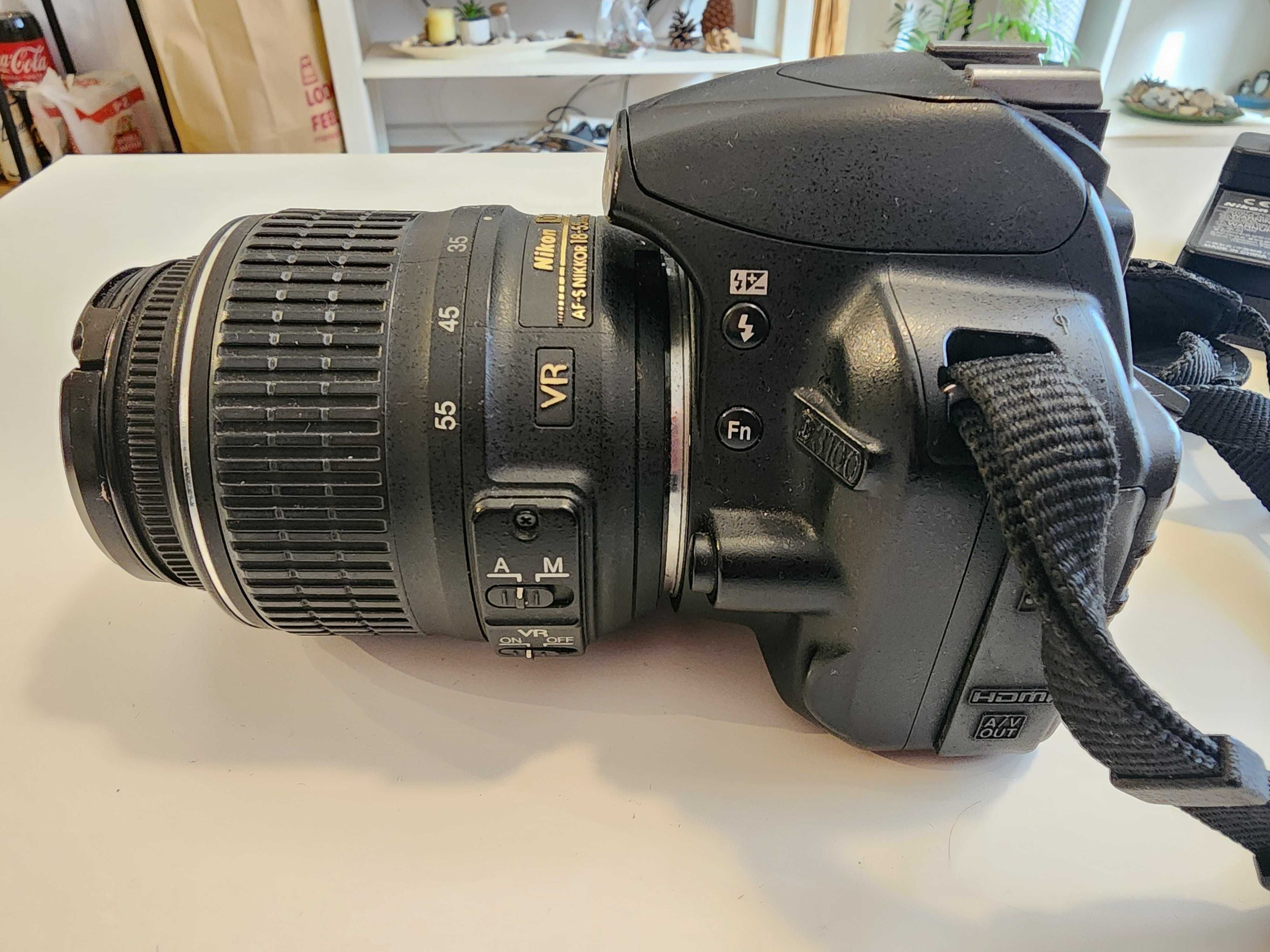 Nikon D3100 + обектив Nikon AF-S Nikkor 18-55 mm 1:3.5-5.6G