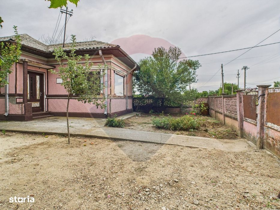 De vanzare | Casa batraneasca + teren in com. Comana, Jud. Girgiu