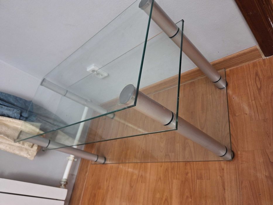 Продам Столик журнальный стеклянный