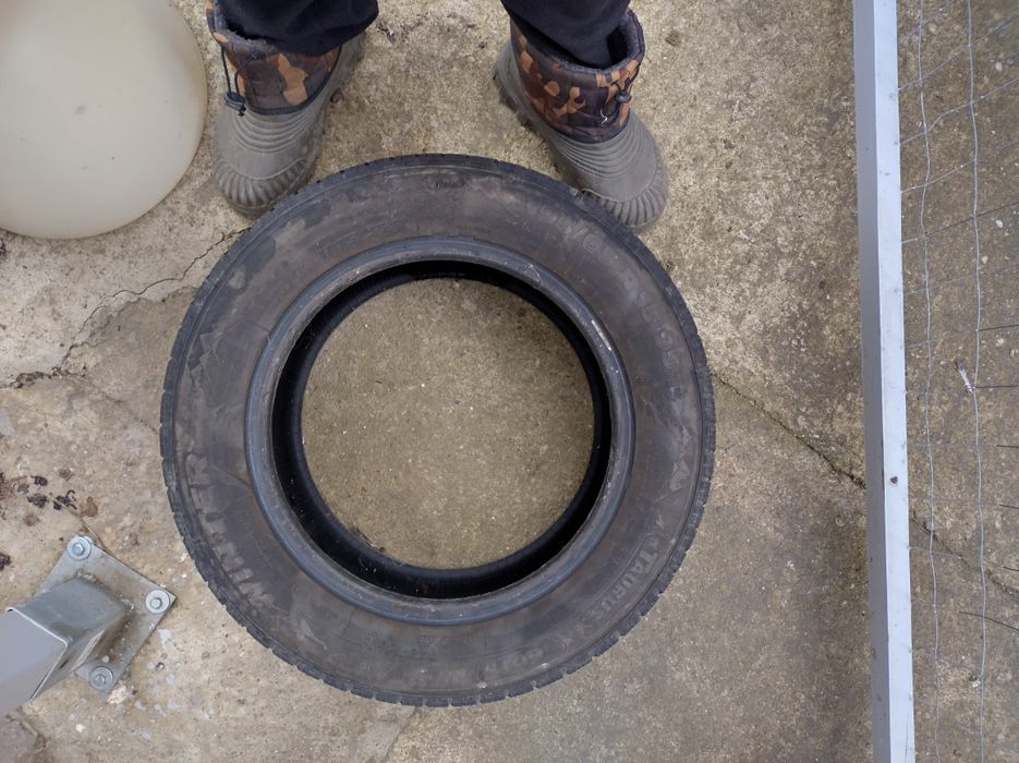 Vând anvelope de iarna