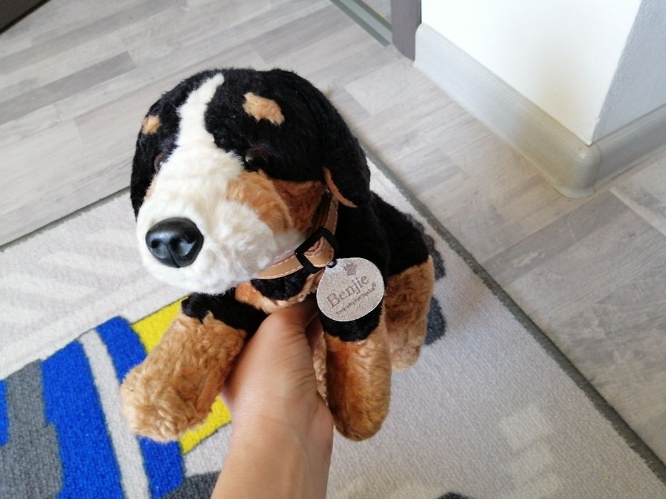 Cățelul Benjie de pluș