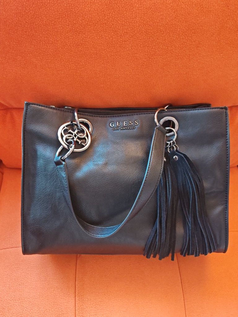 Луксозна дамска чанта Guess
