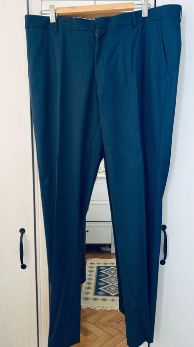 Outfit masculin: sacou, pantaloni