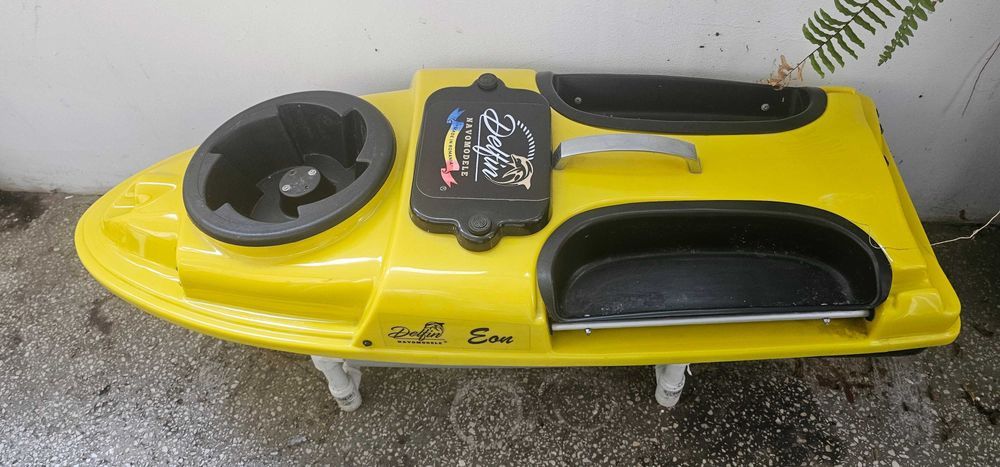Navă de plantat momeală Delfin