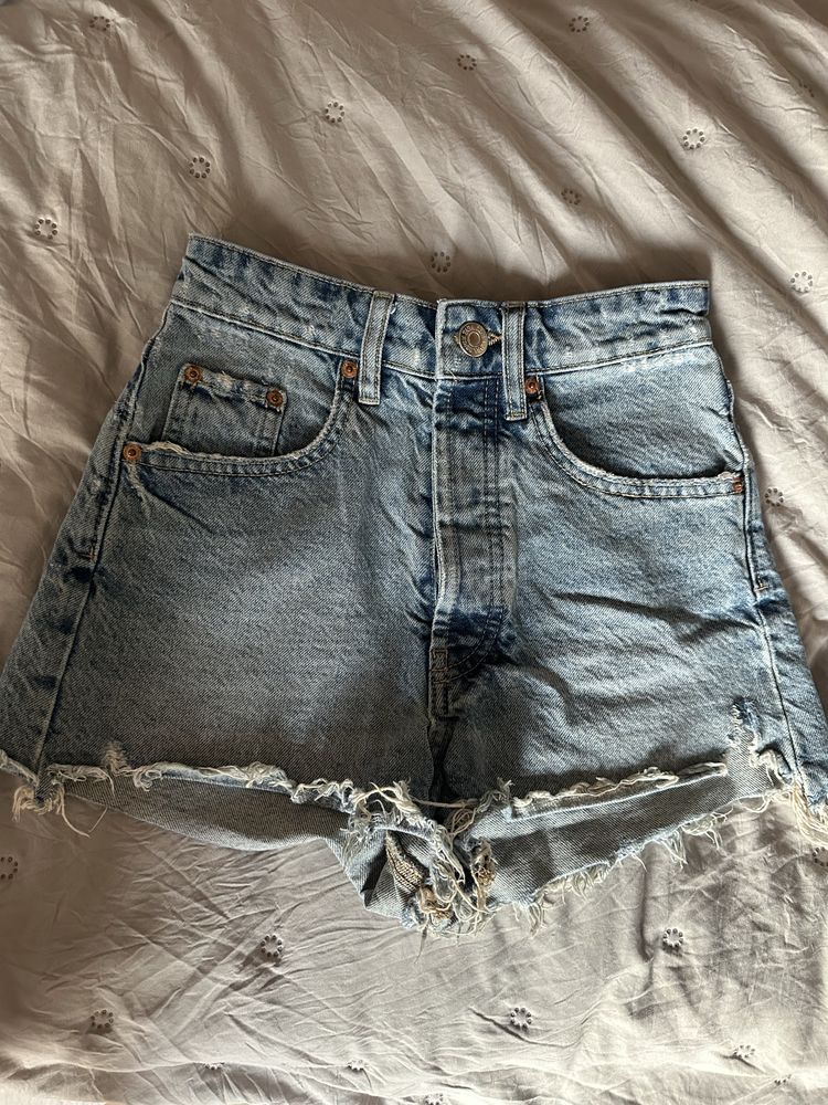 Къси панталонки Zara