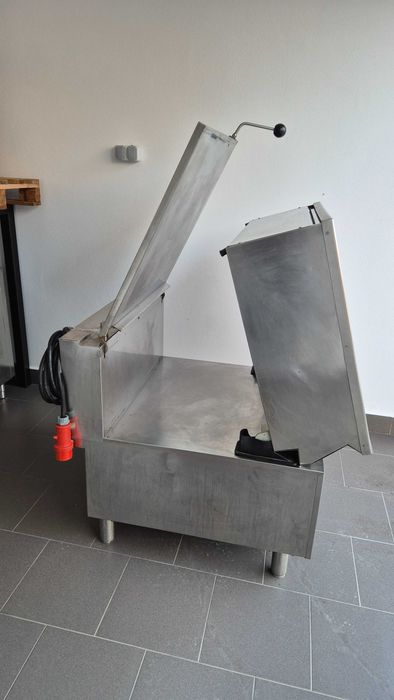 Tigaie basculanta 80 - 90 l , electric