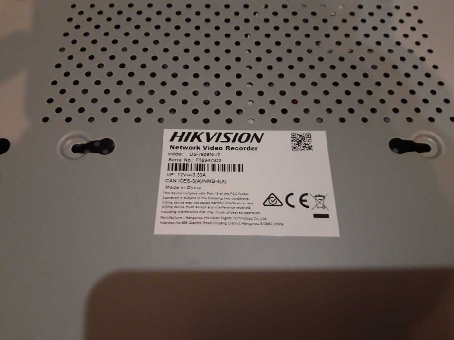 NVR 8 canale Hikvision DS-7608NI-I2, rezolutie 4K UltraHD