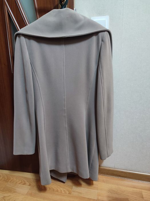 Пальто женское. В отличном состоянии