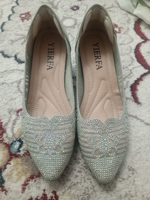 Ayollar tuflisi sotiladi