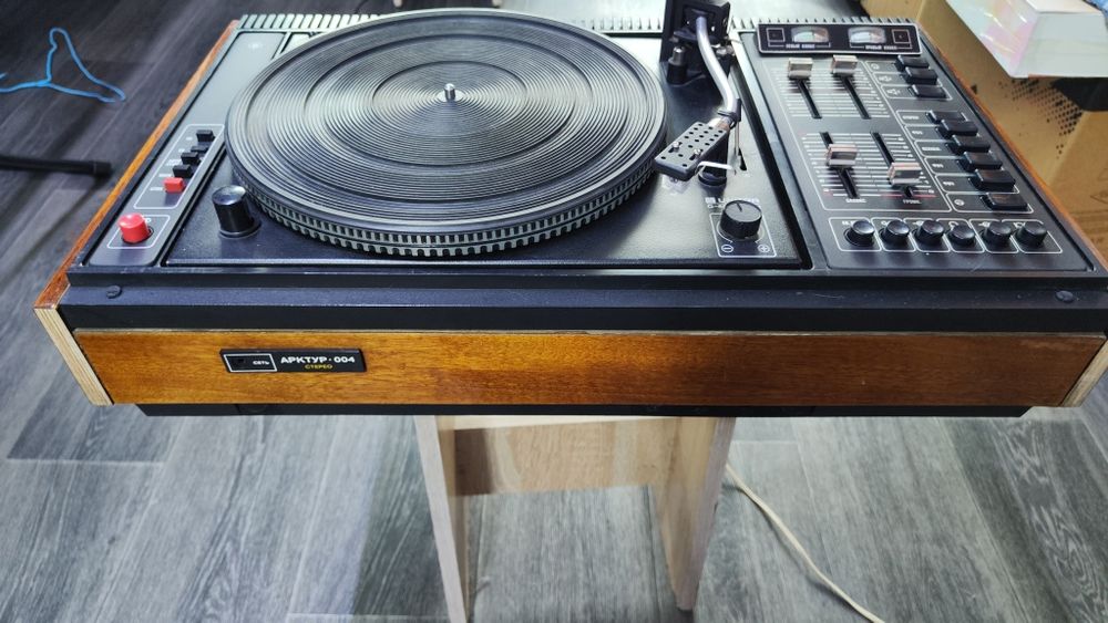 Продам проигрыватель Арктур 004, 25ас109