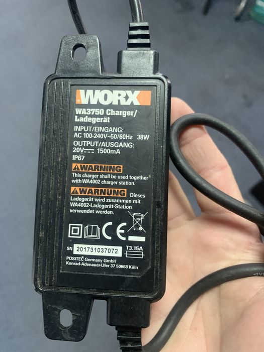 Alimentator robot gazon worx