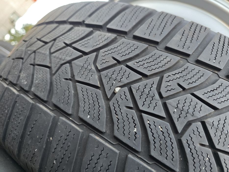 2бр Зимни гуми 225 50 17 - Dunlop