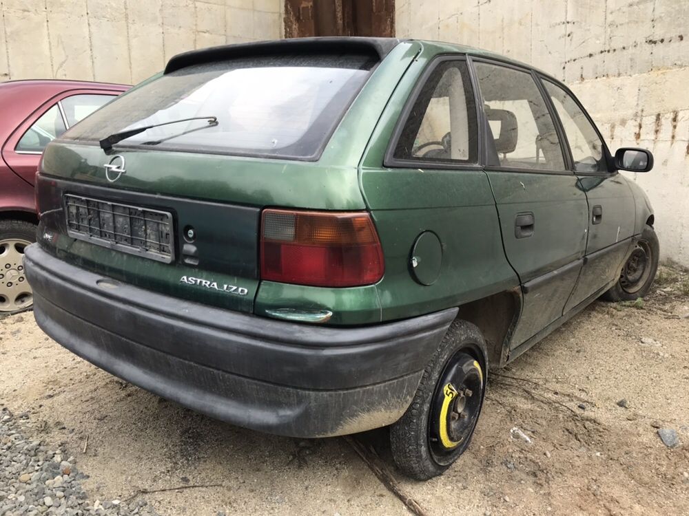 Opel Astra f 1.7td На Части