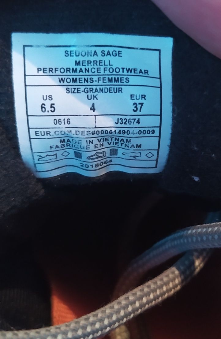 MERRELL 37 performance footwear