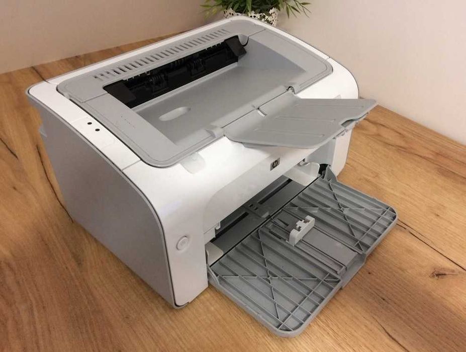 HP P1102 лазерный чернобелый принтер - совместим с 285 и 725 картридж