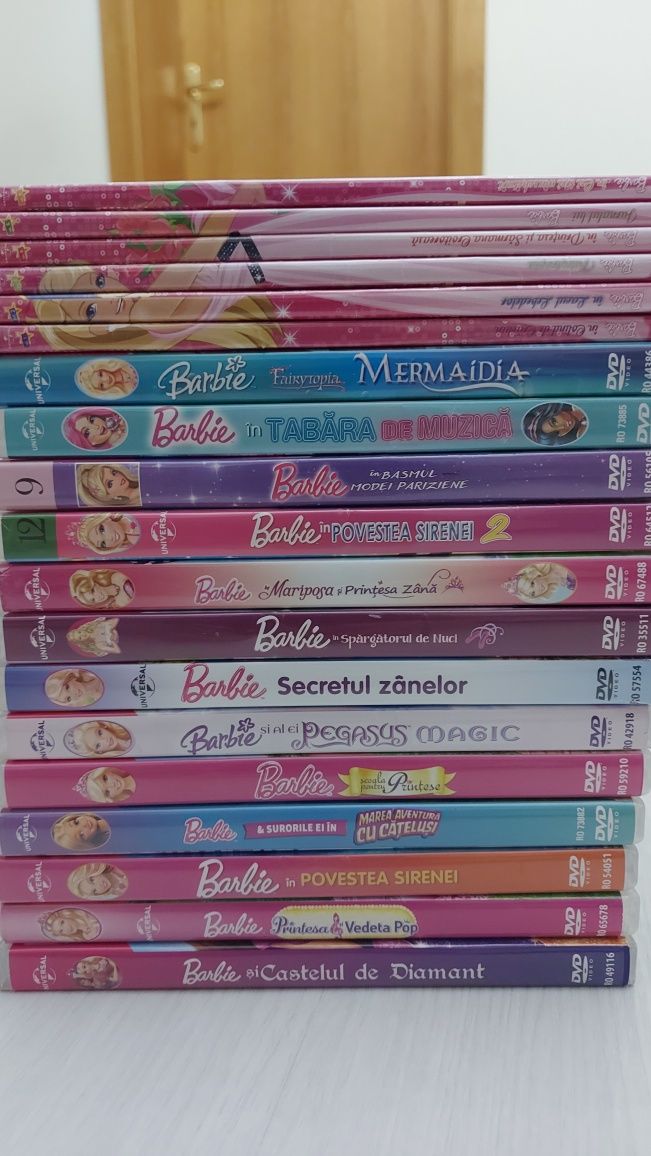 Vând colecții DVD-uri Disney originale