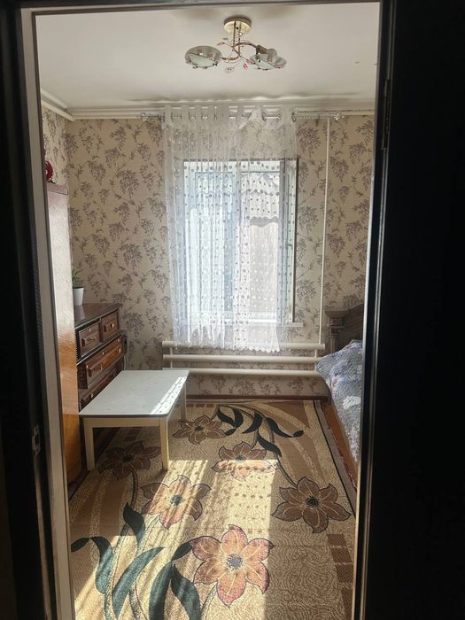 Продается дом с удобной локацией с фруктовым садом.