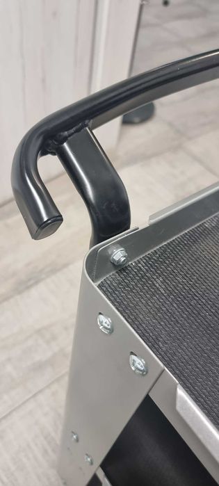 Carucior scule, echipat cu 3 polite utile 4 roti, sarcina max 200 kg