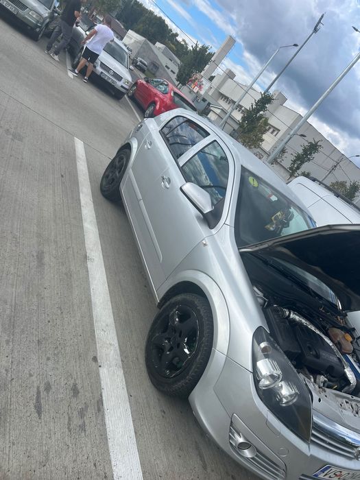 Vand opel astra h2004  1.7 cdti 101 cp detalii în privat