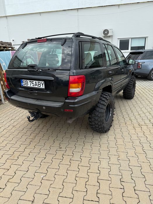 ultimu pret Full grand cherokee 4,7 V8