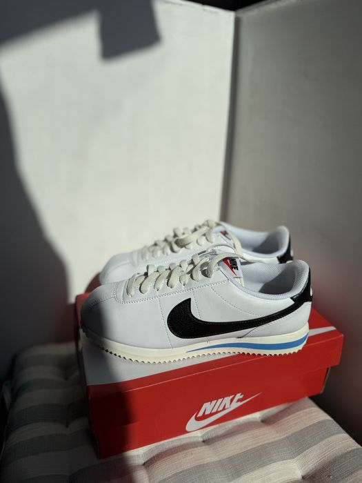 Nike Cortez unisex adidasi alb cu negru marimea 40 noi originali