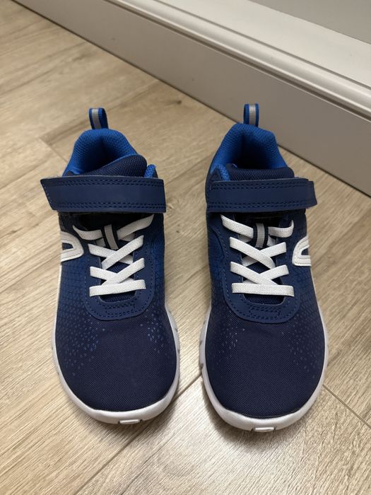 Adidasi Decathlon marimea 32