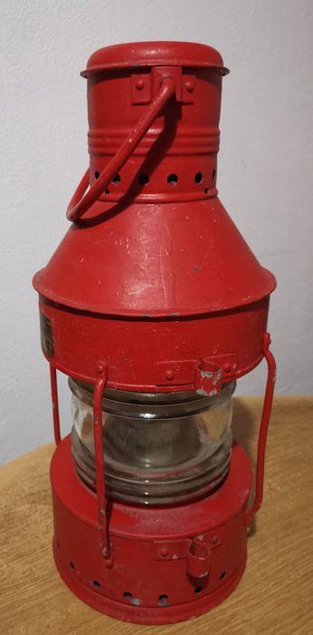 Фенери за риболовни кораби и лодки