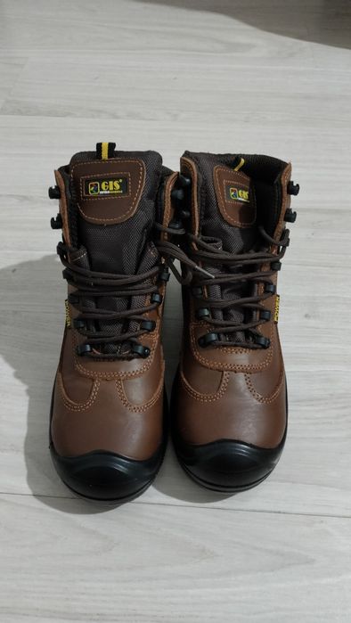 Продам спец одежда куртка и летние ботинки