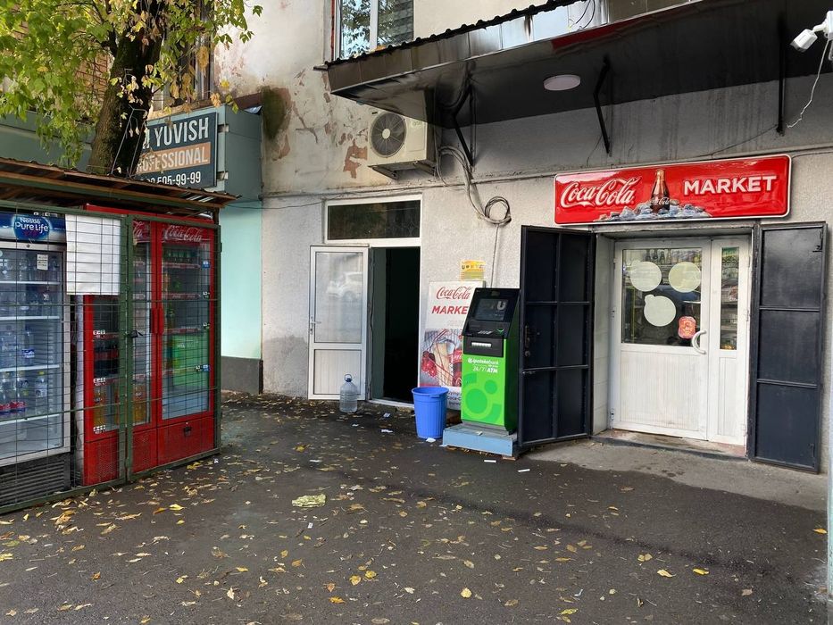 Чирчик шахрида гор болнитцани олдида Магазин арендага берилади 3хонали