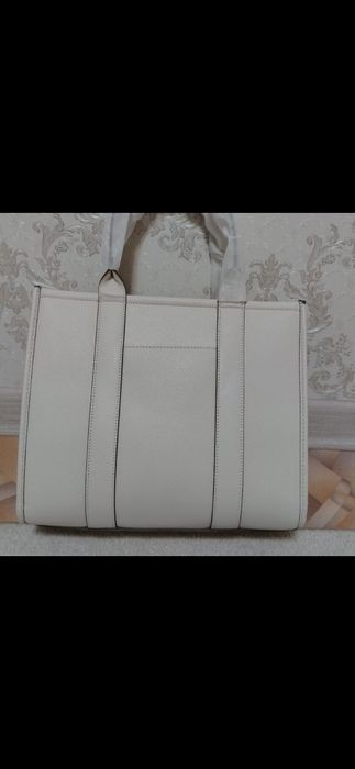 Сумка тоут от guess