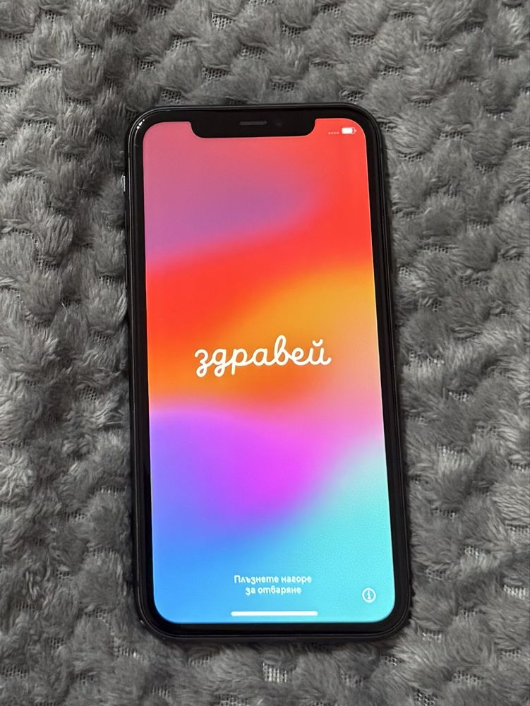 iPhone 11 – 64GB, работещ, с козметични забележки