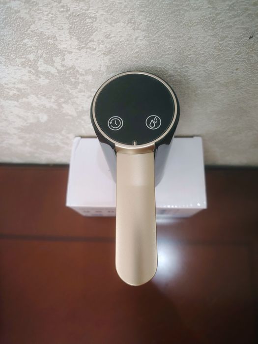 Для откачки воды с 19-ти литровых бутылей помпу купить  успей