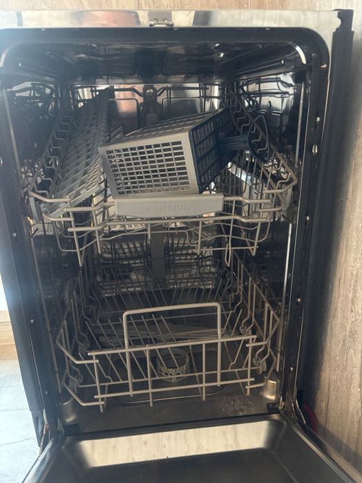 Посудомойчная машина Samsung