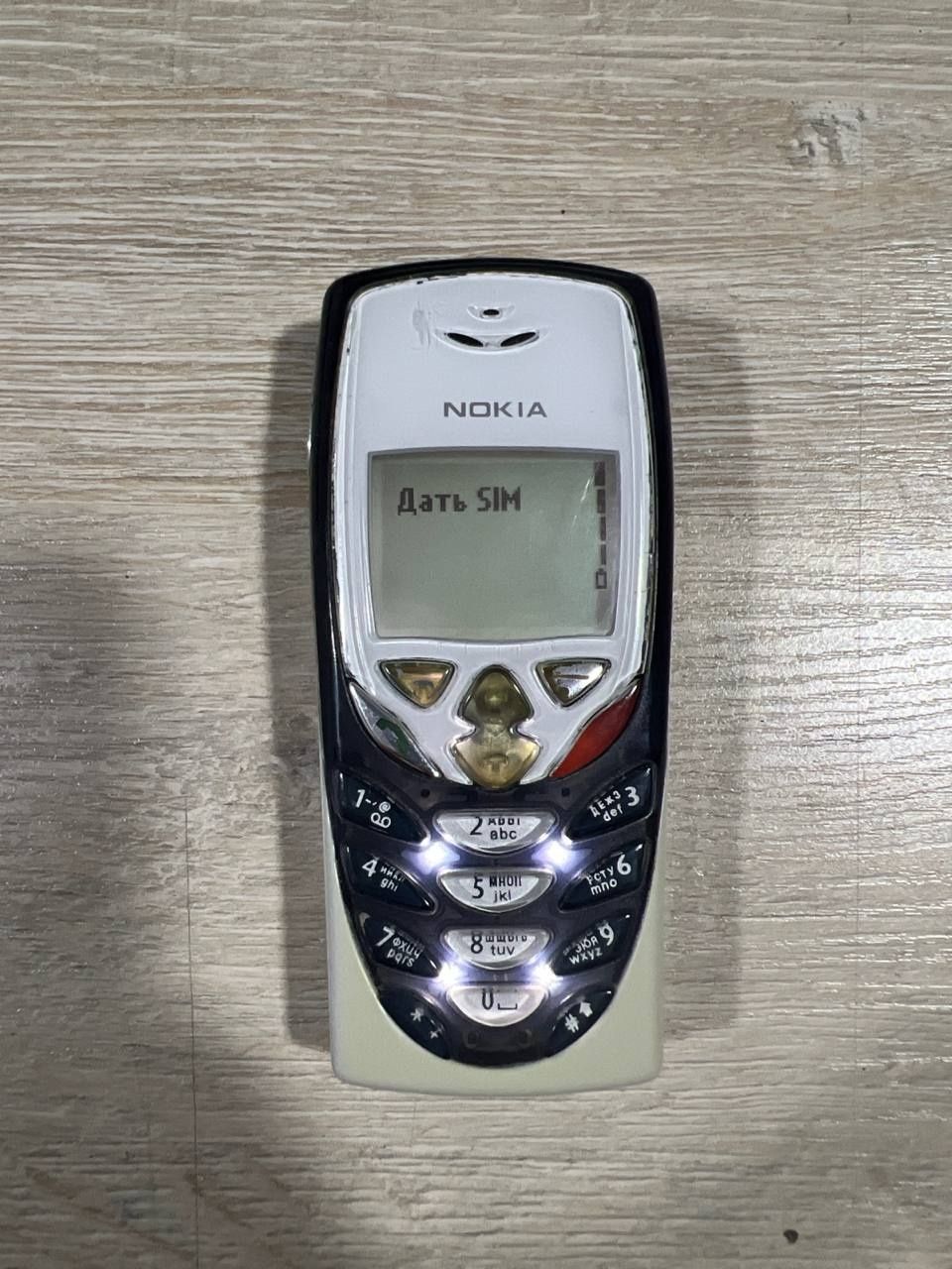 Продаётся nokia 6700 classic gold и Nokia 8310