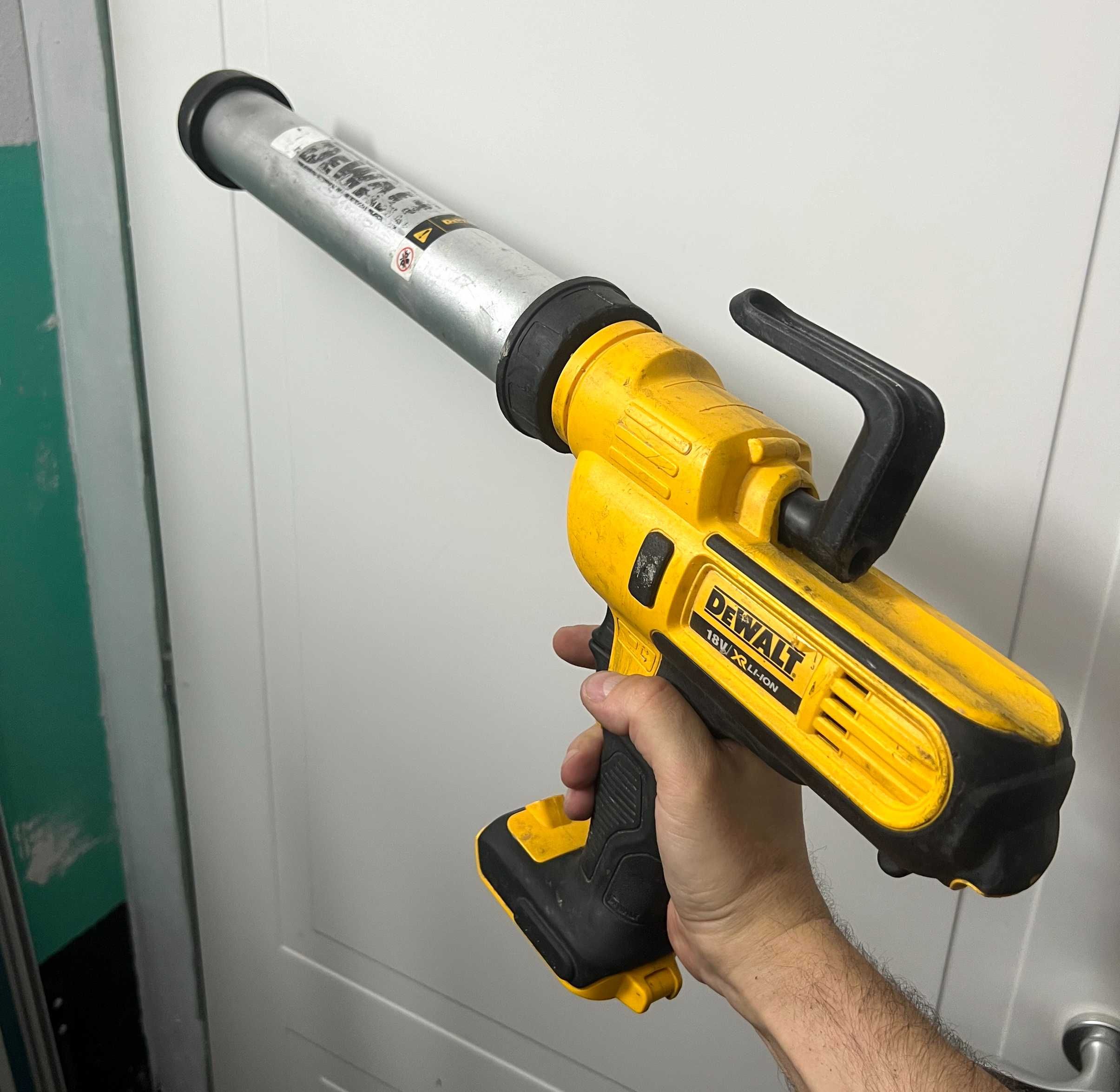 Pistol tub silicon DEWALT DCE580 - corp