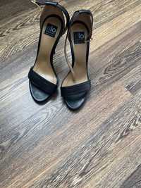 Sandale negre de piele