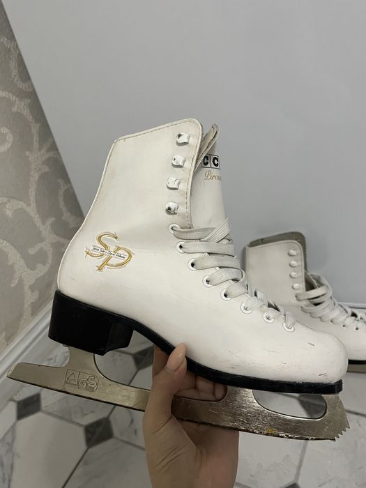 Продам коньки 36р