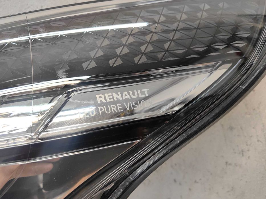 Оригинален фар Рено Трафик  Renault Trafic Full Led