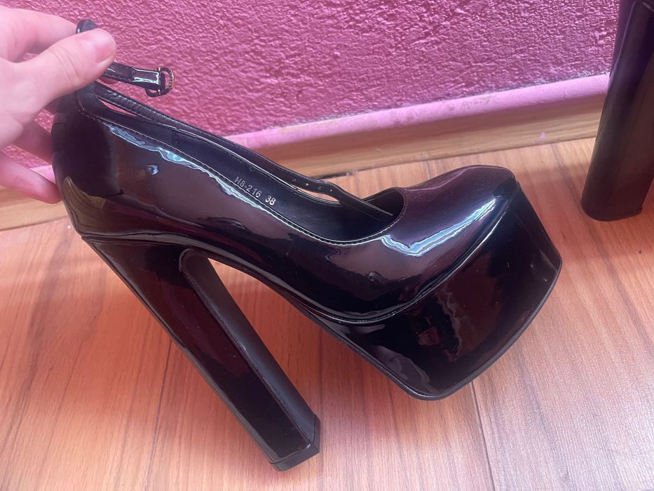 Черни  токчета 16 см