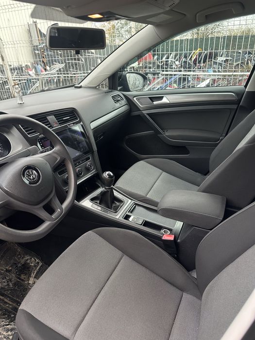 Volkswagen Golf 7 2013 1.2 TSI usor avariat / lovit / avariate