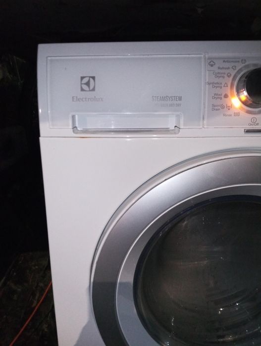 Сушилня с пералня.,Електролукс