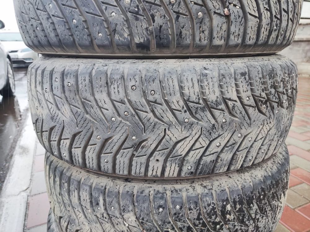 Продам зимние шины 185/65 R15 88T