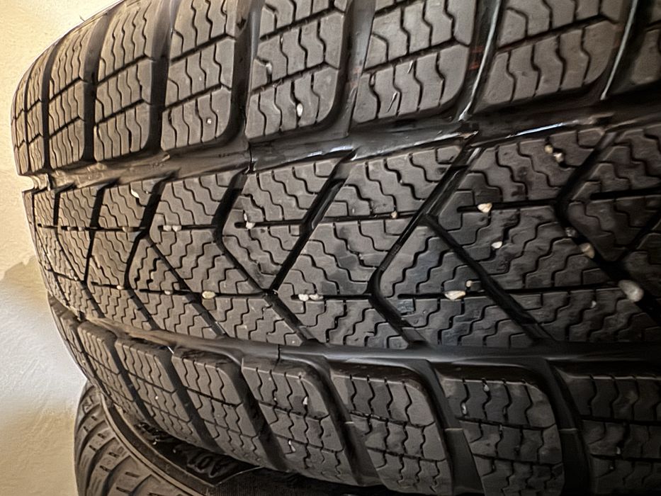 Set 4 roți iarnă OEM Mercedes (5x112 6,5Jx17 ET49; Pirelli 205/50 R17)