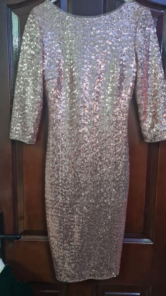 Rochie midi paiete
