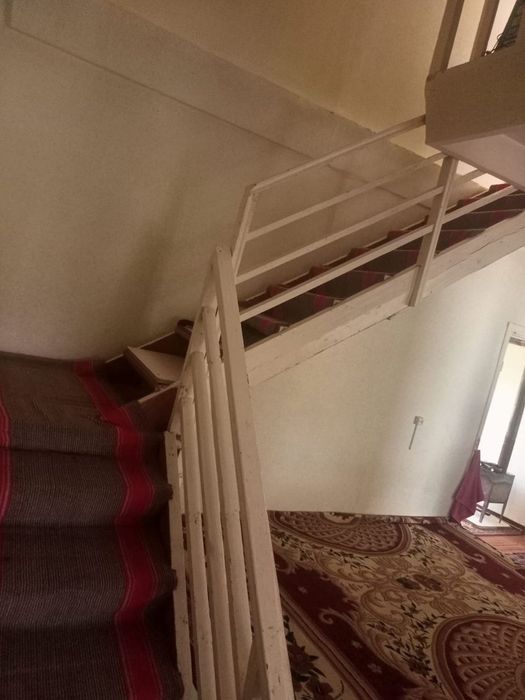 Uy sotiladi tez va arzon narxda