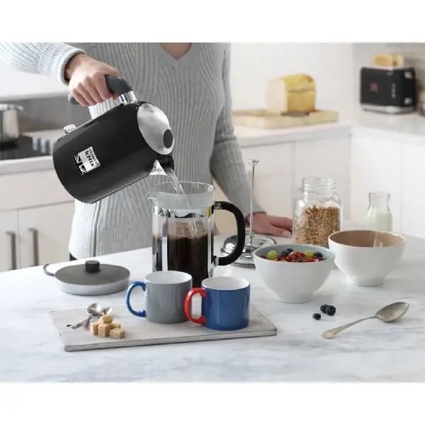 Электрочайник DeLonghi ZJX740BK