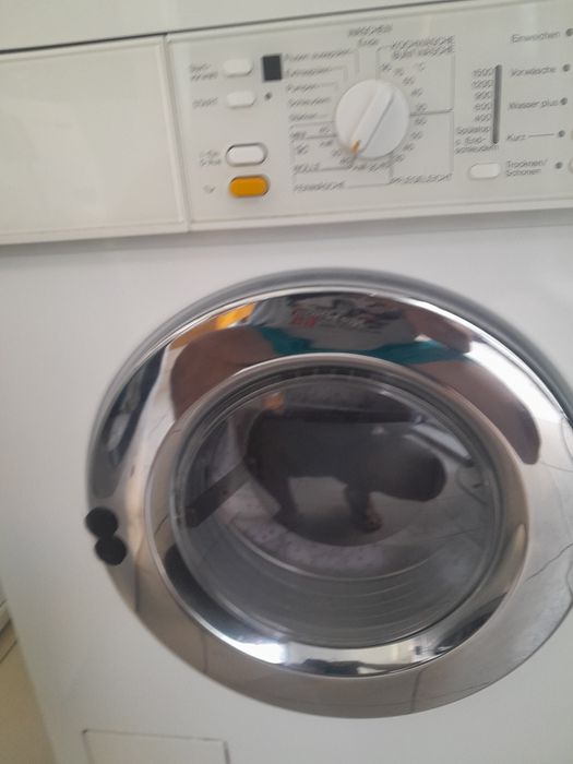 Vând mașină de spălat Miele