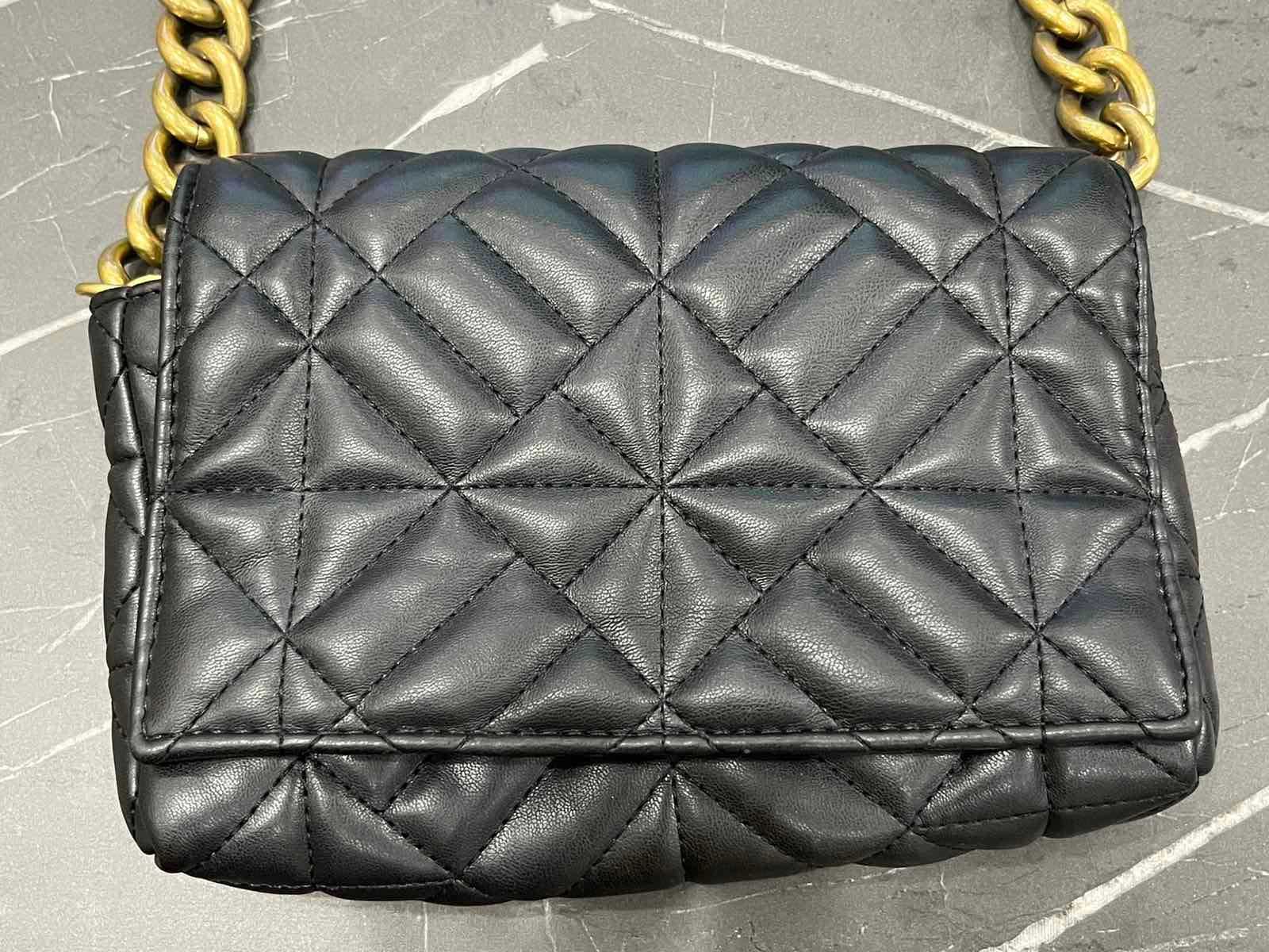 Малка черна чанта Zara